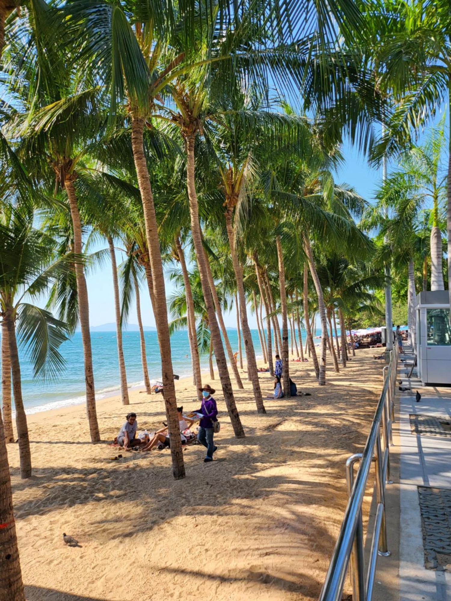Candy Beach Seaview Jomtien Exterior foto