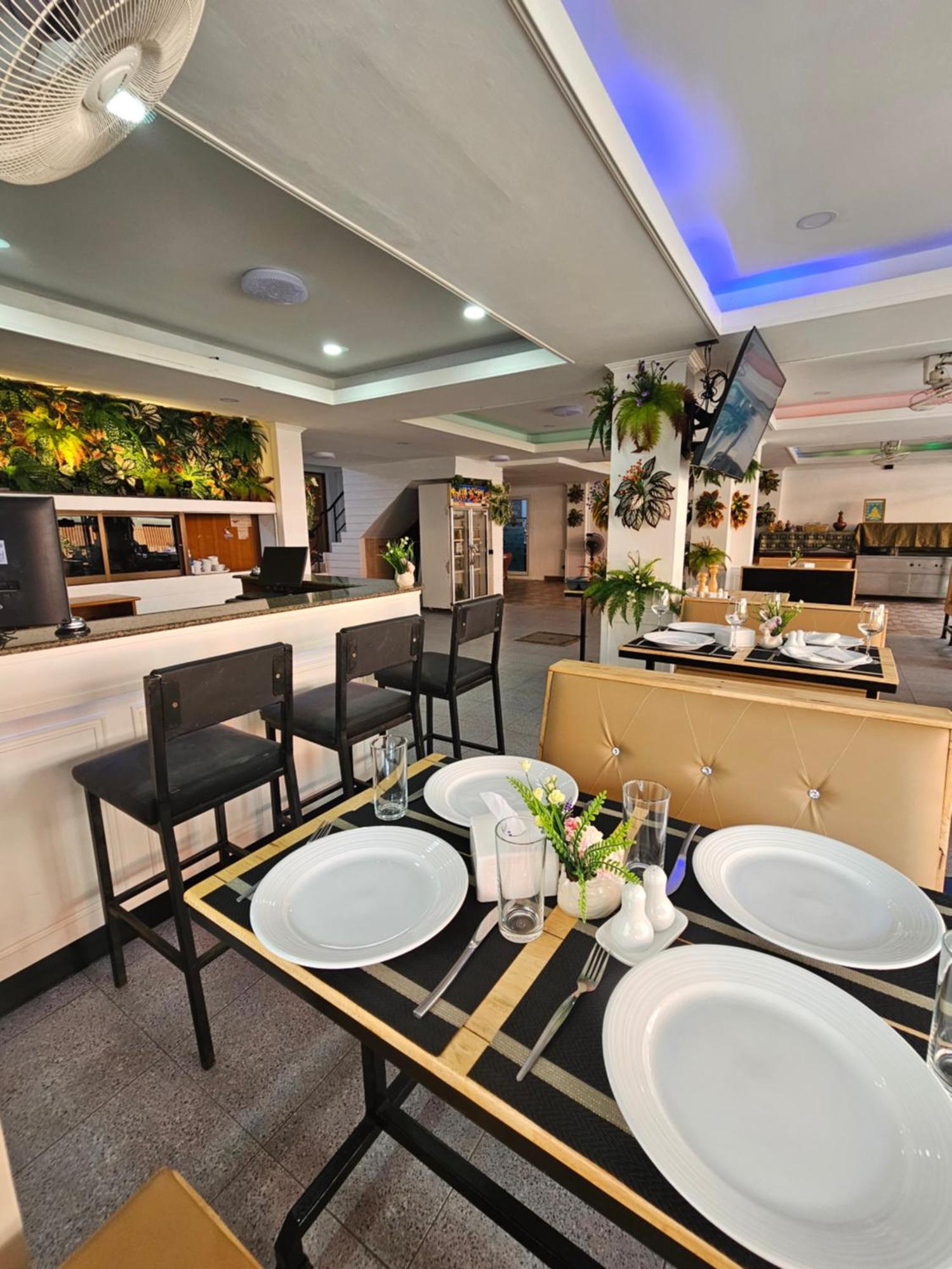 Candy Beach Seaview Jomtien Exterior foto