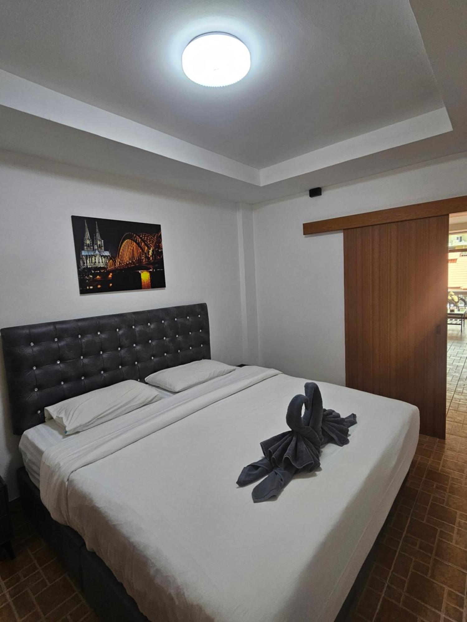 Candy Beach Seaview Jomtien Exterior foto