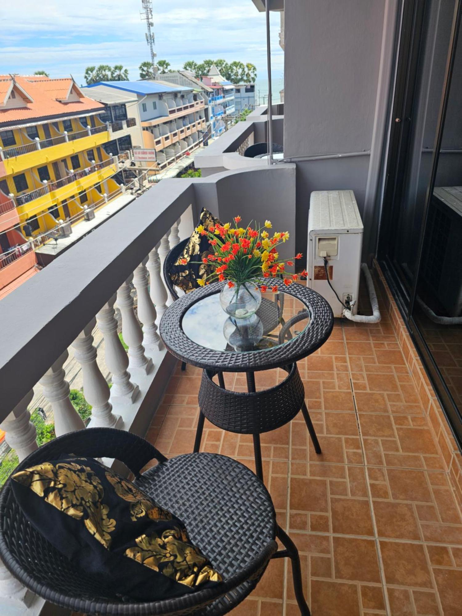 Candy Beach Seaview Jomtien Exterior foto