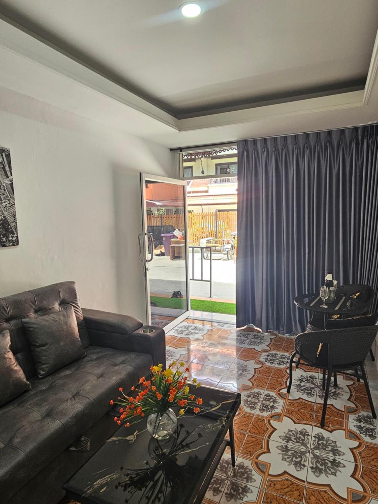 Candy Beach Seaview Jomtien Exterior foto