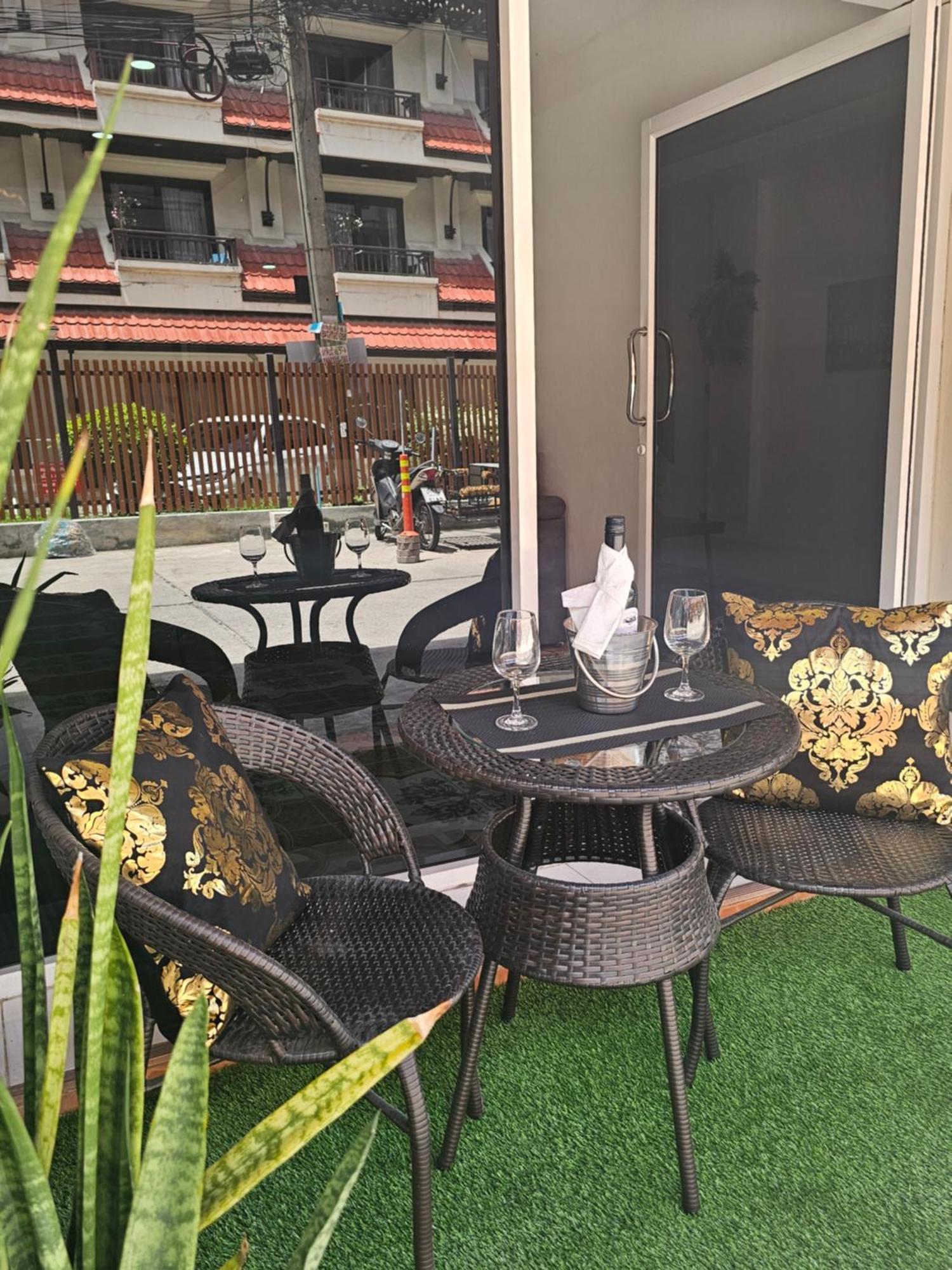 Candy Beach Seaview Jomtien Exterior foto